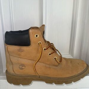 Timberland Wheat Leather Boots with Black Collar